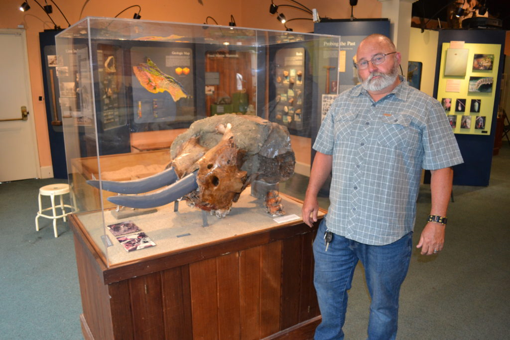 Wayne Thompson, Paleontologist